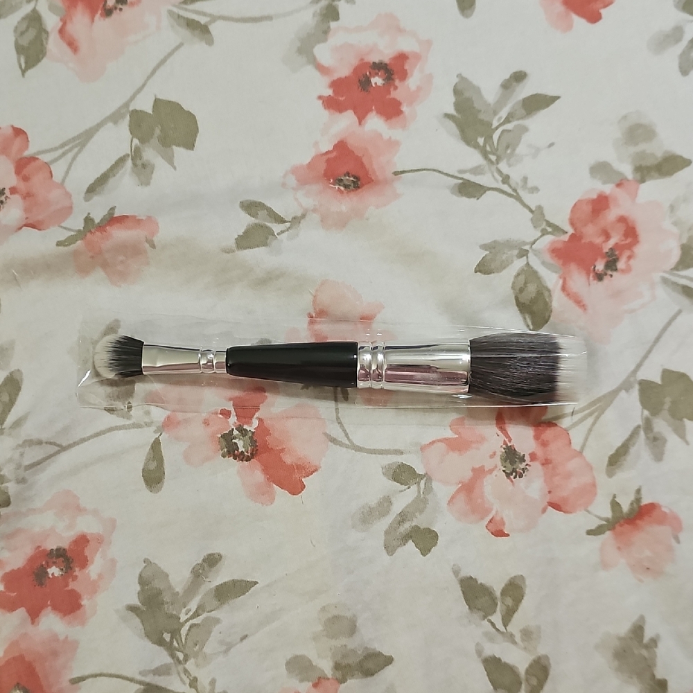Mally Beauty Dual-Ended Makeup Brush - Black and Silver